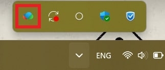 Windows taskbar area with hidden icons expanded, showing MobiDrive and other icons, with a red square highlighting the MobiDrive icon.